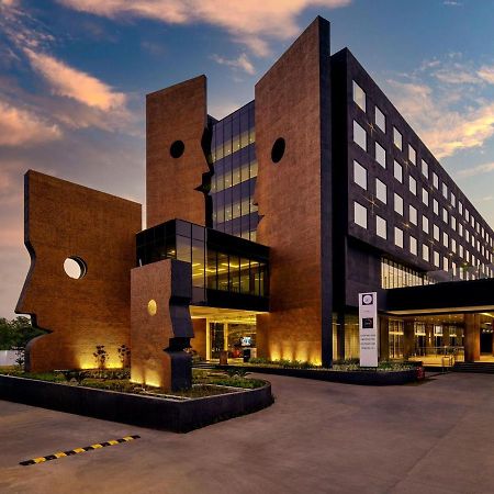 Essentia Luxury Hotel Indore Bagian luar foto