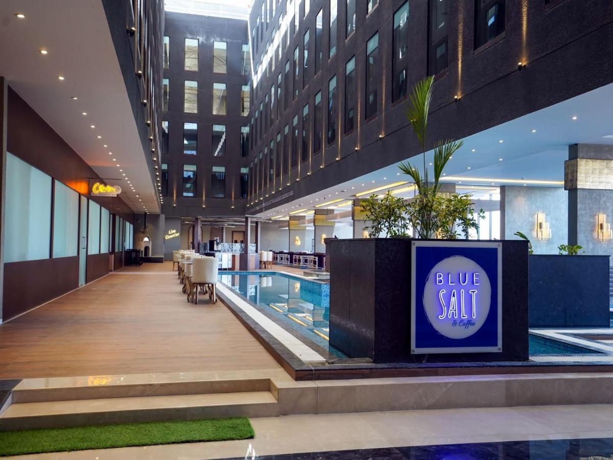 Essentia Luxury Hotel Indore Bagian luar foto