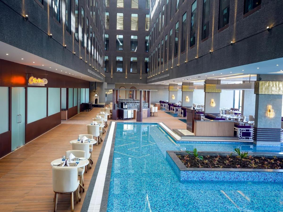 Essentia Luxury Hotel Indore Bagian luar foto