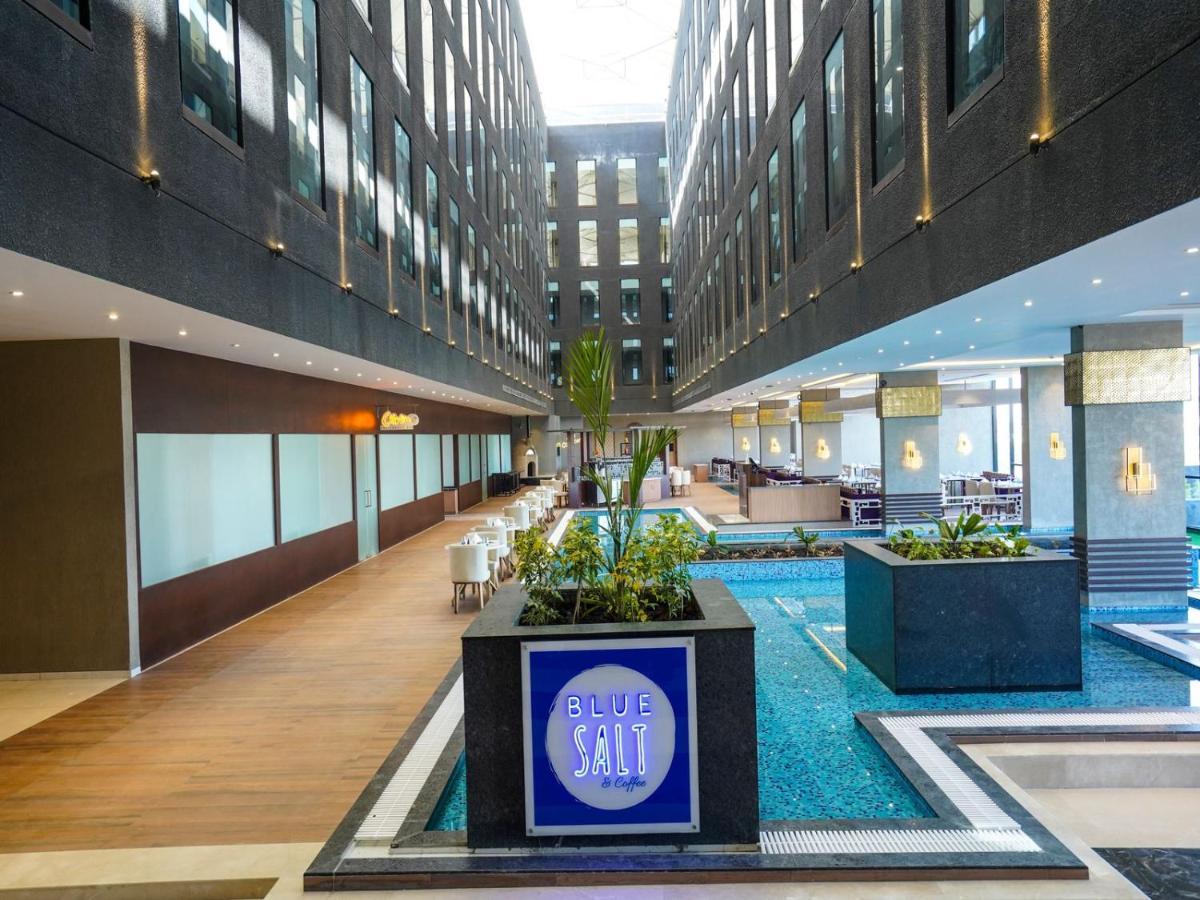 Essentia Luxury Hotel Indore Bagian luar foto