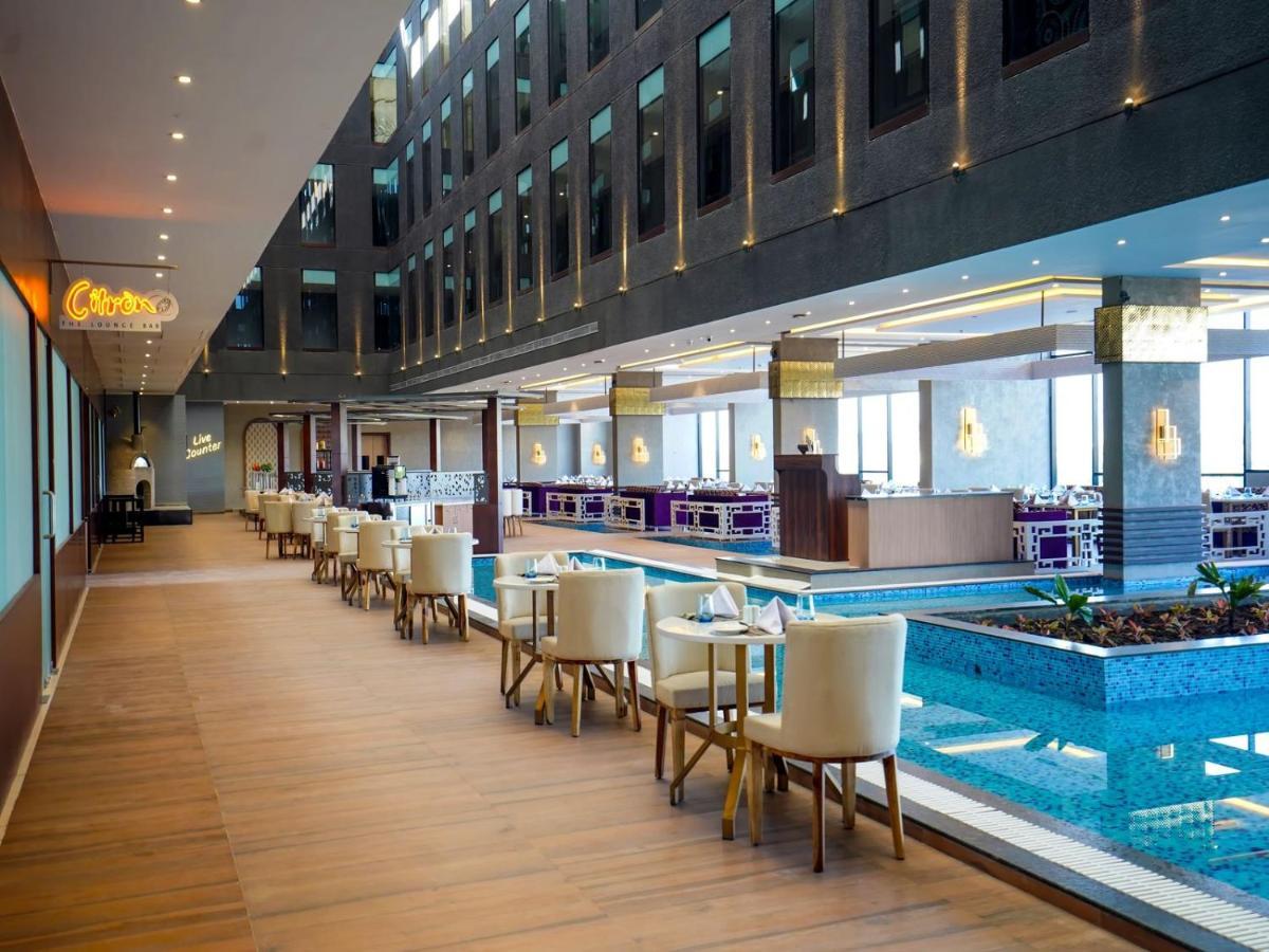 Essentia Luxury Hotel Indore Bagian luar foto