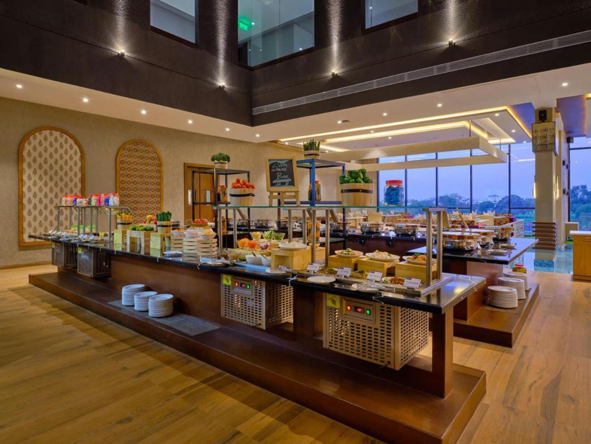 Essentia Luxury Hotel Indore Bagian luar foto