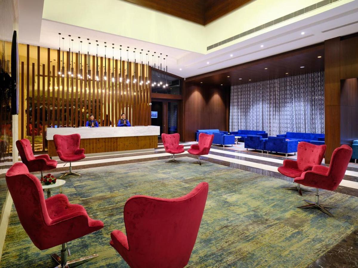 Essentia Luxury Hotel Indore Bagian luar foto