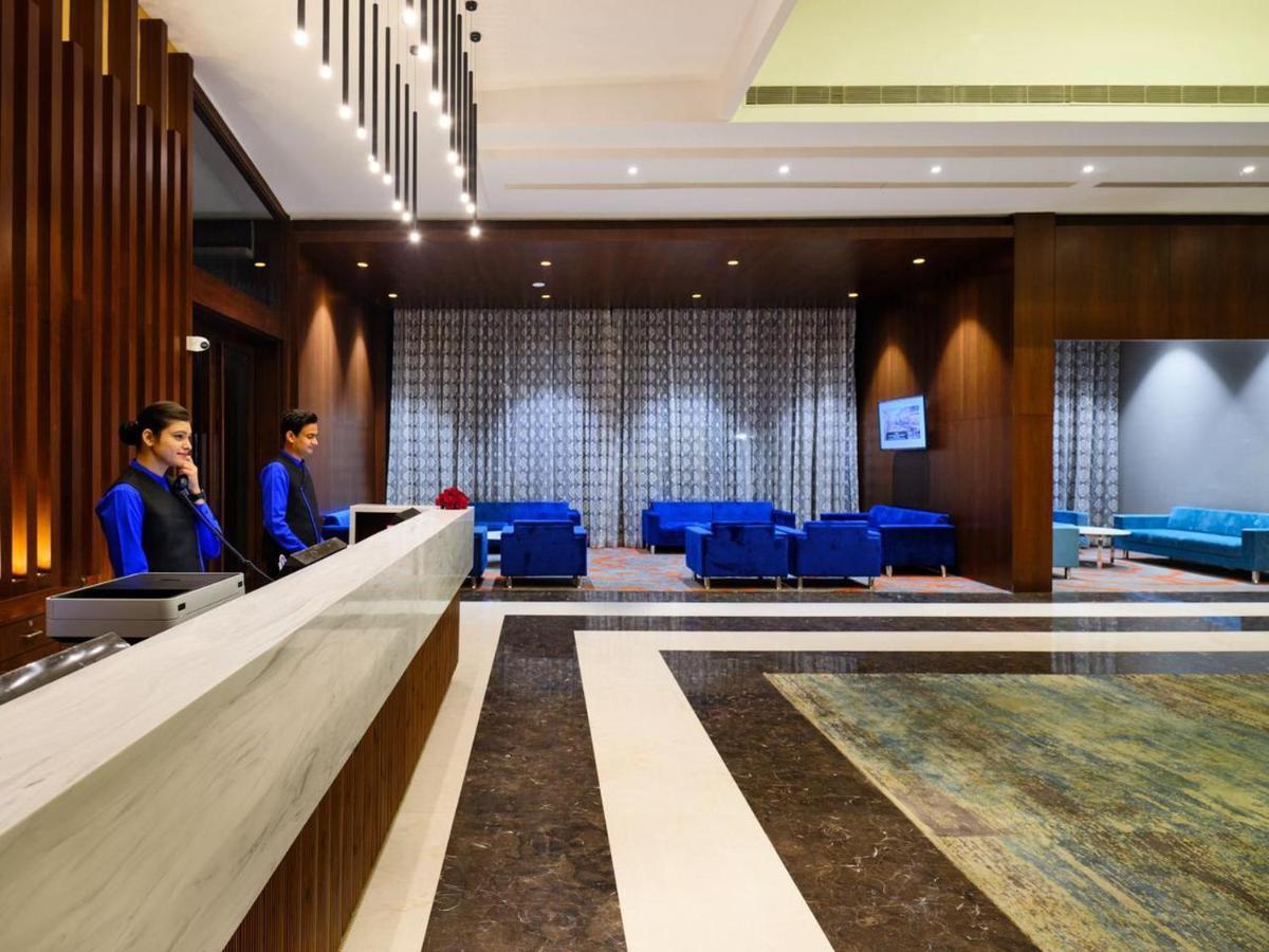 Essentia Luxury Hotel Indore Bagian luar foto
