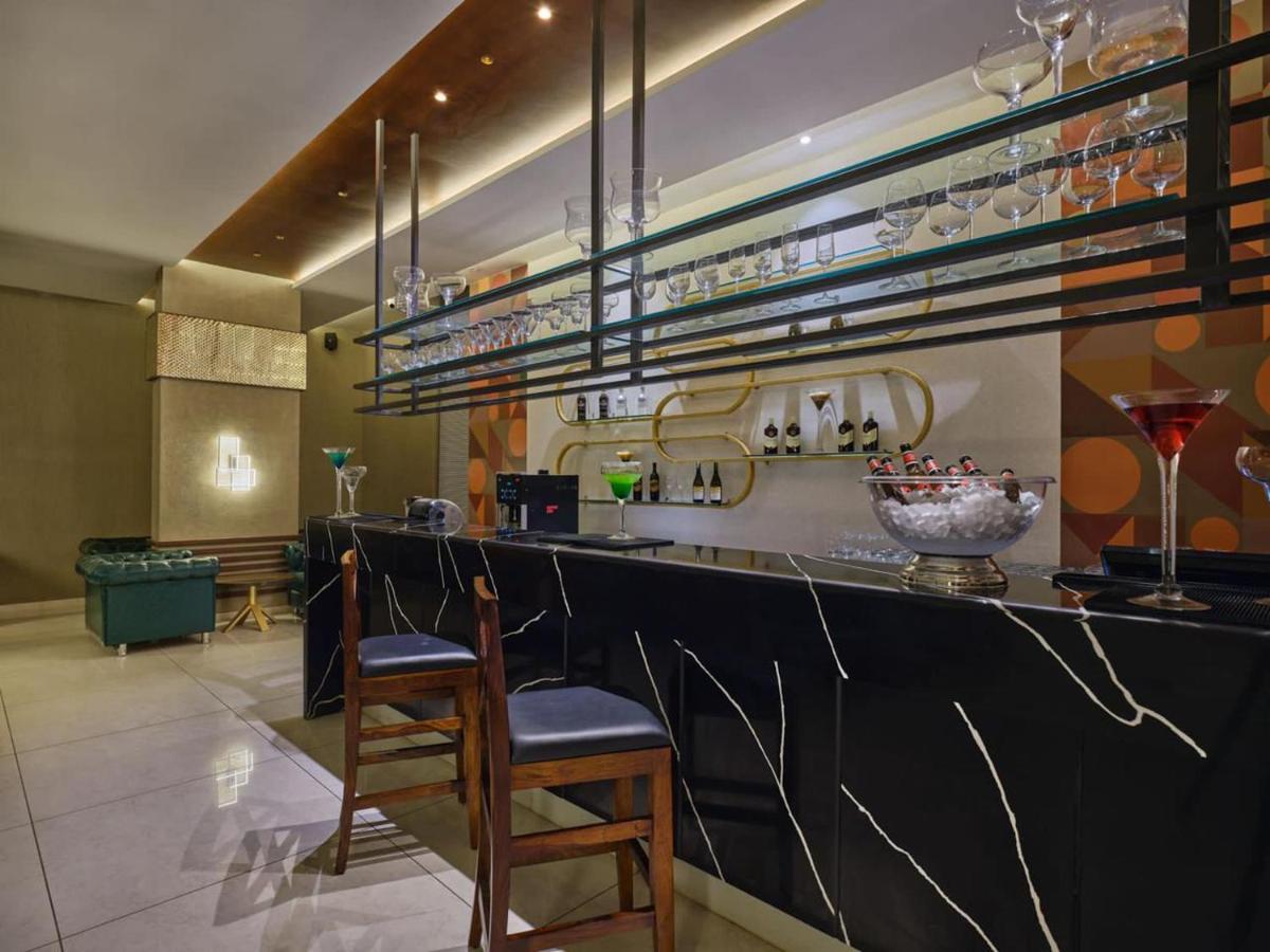 Essentia Luxury Hotel Indore Bagian luar foto