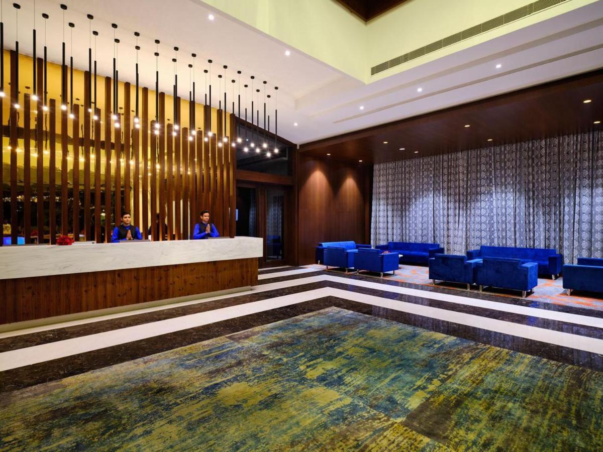 Essentia Luxury Hotel Indore Bagian luar foto